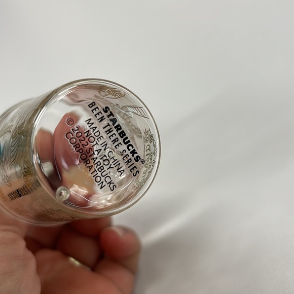 Starbucks Hawaii glass ornament 2022 - Picture 5 of 8